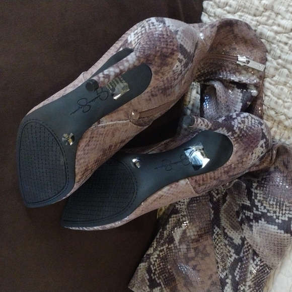 Jessica Simpson Over The Knee Boots 🤩 - Picture 4 of 7